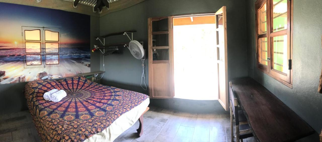 La Casa Naranja Hotel Brig Bay Buitenkant foto