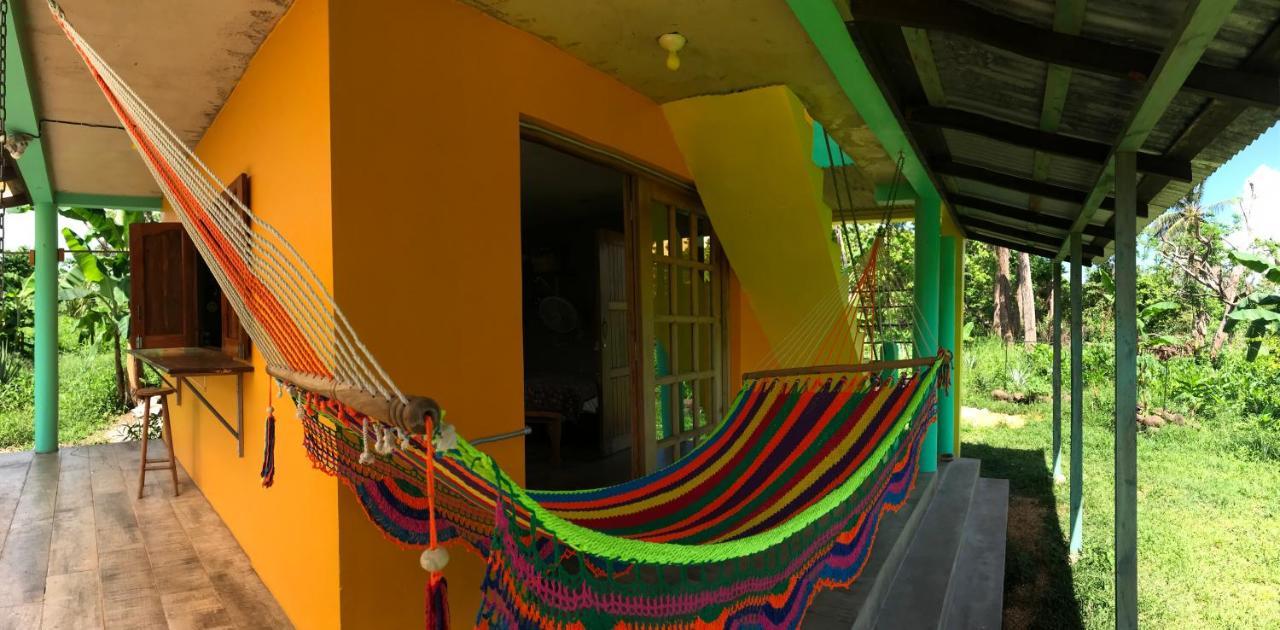 La Casa Naranja Hotel Brig Bay Buitenkant foto